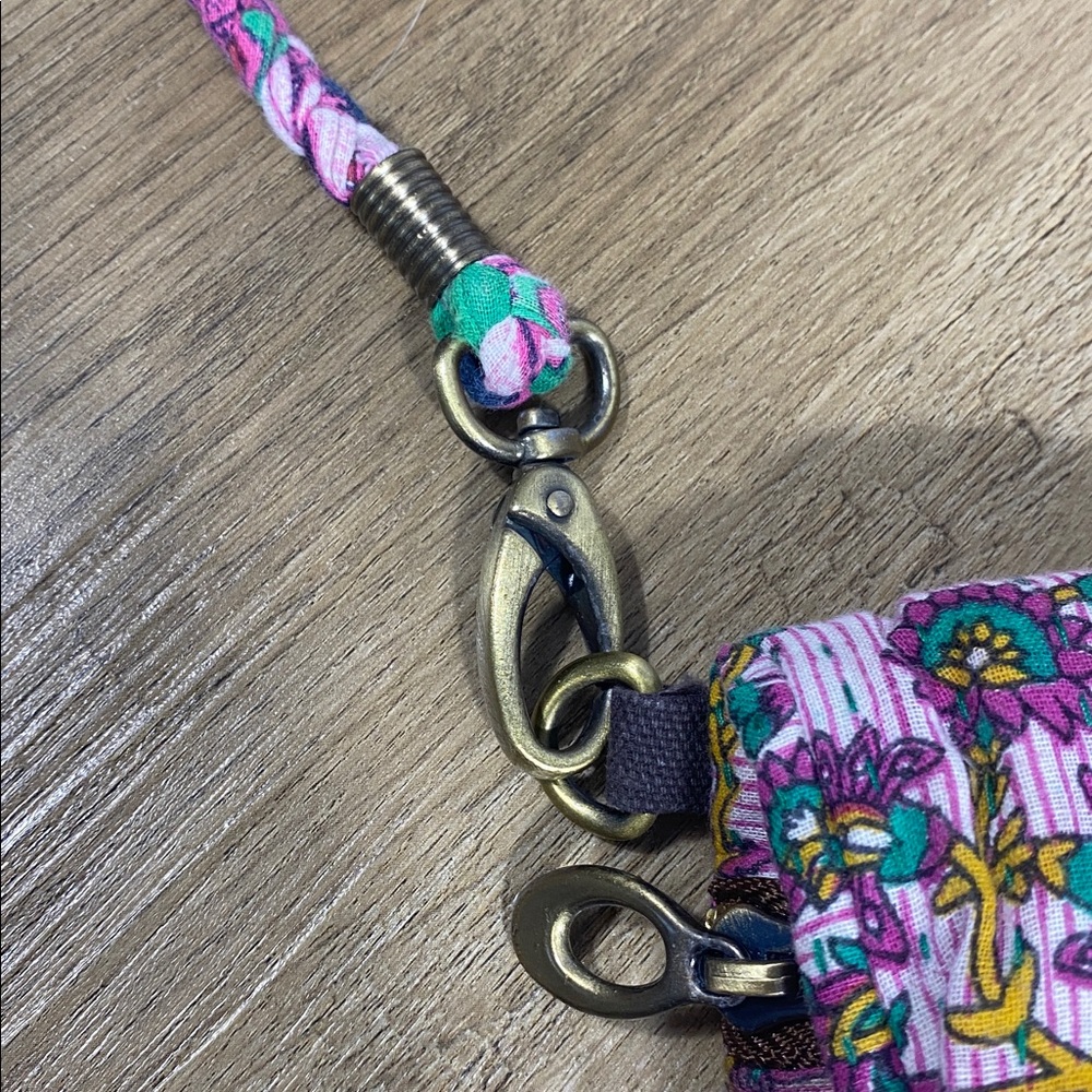 Saribari recycled/repurposed small Floral Pink Crossbody Bag - Picture 7 of 10